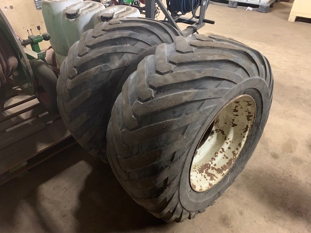 Twin 404.1.jpg